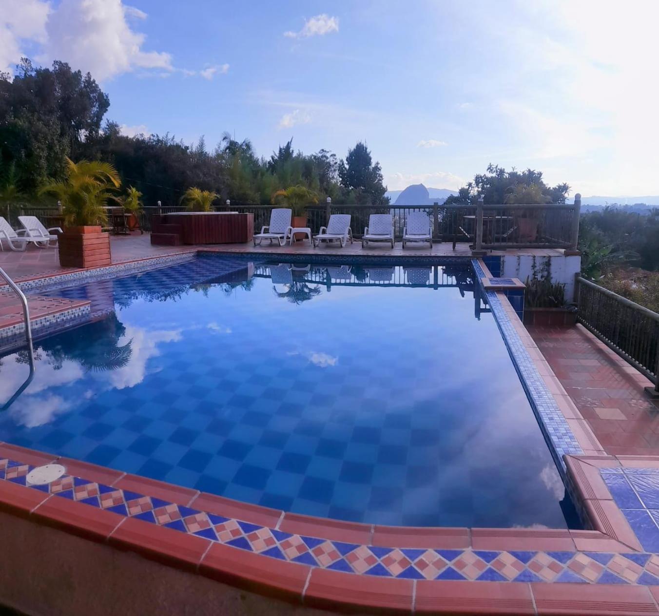 Hotel Estaciones Guatape Exterior photo